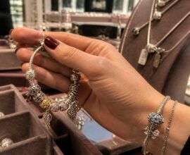 profitez de notre vente privée exclusive de bijoux pandora et trouvez des trésors rares pour sublimer votre style à prix exceptionnel.