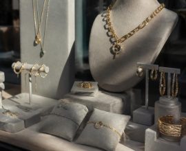 découvrez nos bijoux en soldes aux galeries lafayette et sublimez votre style avec des pièces élégantes à prix réduits.