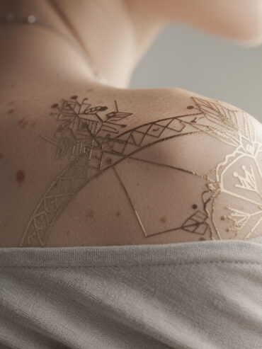 explorez les tendances 2025 des tatouages bijoux pour l'épaule, alliant élégance et originalité pour sublimer votre style avec des motifs raffinés et modernes.