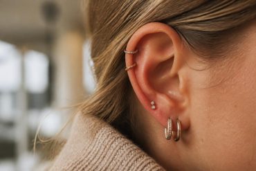 explorez les dernières tendances 2025 des piercings anti helix et trouvez des bijoux uniques pour sublimer votre style.