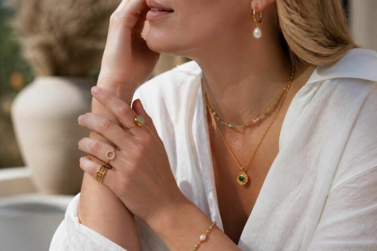 explorez les tendances incontournables des bijoux moa pour 2025 et sublimez votre style avec des créations uniques et élégantes.