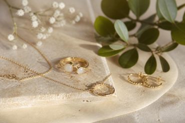plongez dans l'univers enchanteur des bijoux eppcoline et laissez-vous séduire par des créations uniques alliant élégance et originalité. explorez notre collection exclusive dès maintenant.