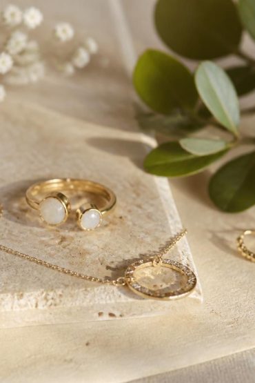 plongez dans l'univers enchanteur des bijoux eppcoline et laissez-vous séduire par des créations uniques alliant élégance et originalité. explorez notre collection exclusive dès maintenant.