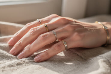 découvrez gaïa bijoux, où l'élégance intemporelle sublime chaque geste grâce à des créations raffinées et délicates, parfaites pour sublimer votre style au quotidien.