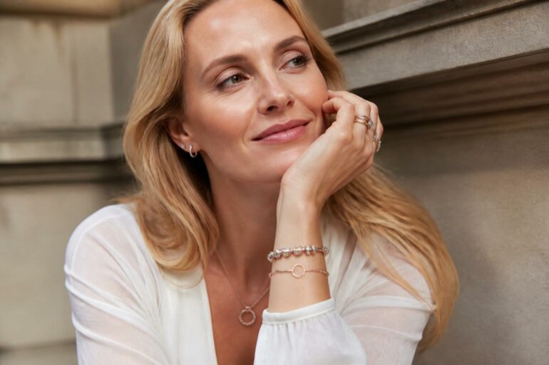 découvrez les bijoux pandora 2025, des créations uniques et élégantes qui vont révolutionner votre style. alliez modernité et raffinement avec les tendances incontournables de la nouvelle collection.
