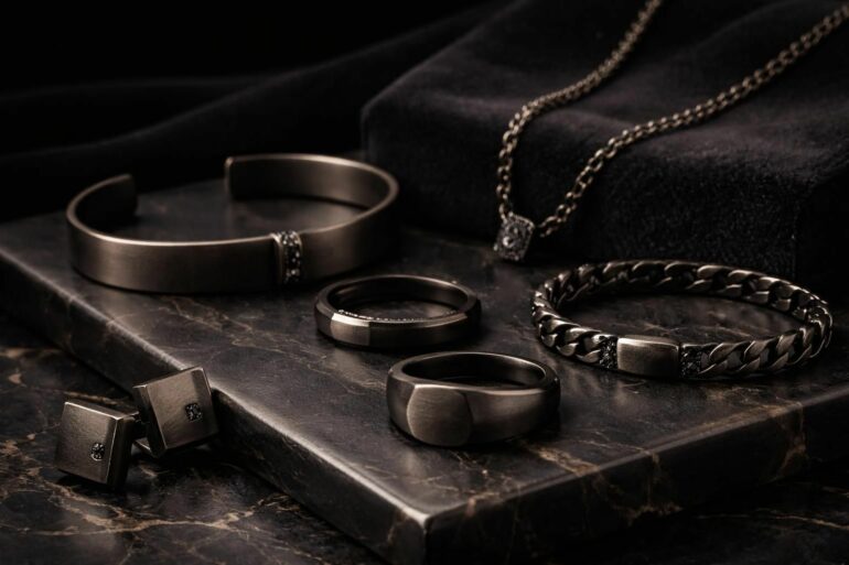 découvrez l'or noirci, une option audacieuse et chic pour des accessoires uniques et élégants qui subliment votre style avec originalité.