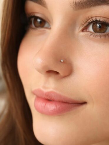 découvrez tout ce qu’il faut savoir sur le piercing au nez : tarifs, bijoux inclus ou non, et les points essentiels à vérifier avant de vous lancer.