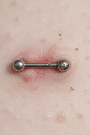 découvrez pourquoi les piercings surface sont plus difficiles à cicatriser, les facteurs qui influencent ce processus et des conseils pour bien prendre soin de ces bijoux atypiques.