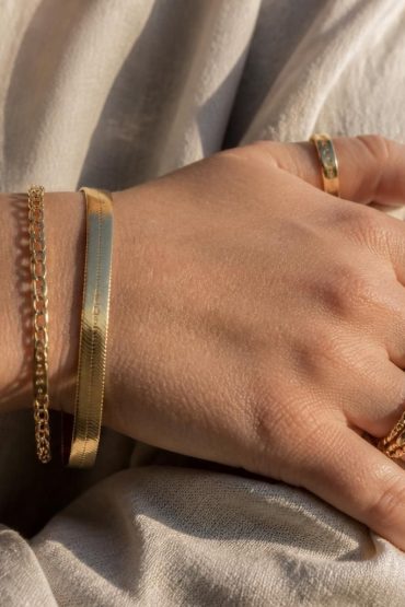 découvrez pourquoi les bijoux plaqué or avec poinçon sont le choix idéal pour allier élégance et durabilité, garantissant un style raffiné qui dure dans le temps.