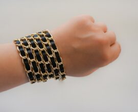 des bracelets en cuir
